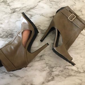 SOLD - BEIGE ANKLE BOOTIE HEELS